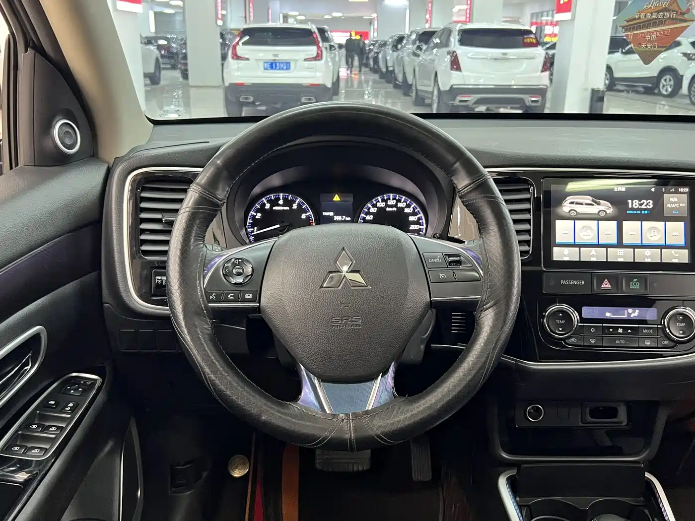 Mitsubishi Outlander 2020 2.0L 2WD Premium 5-seater фото 12