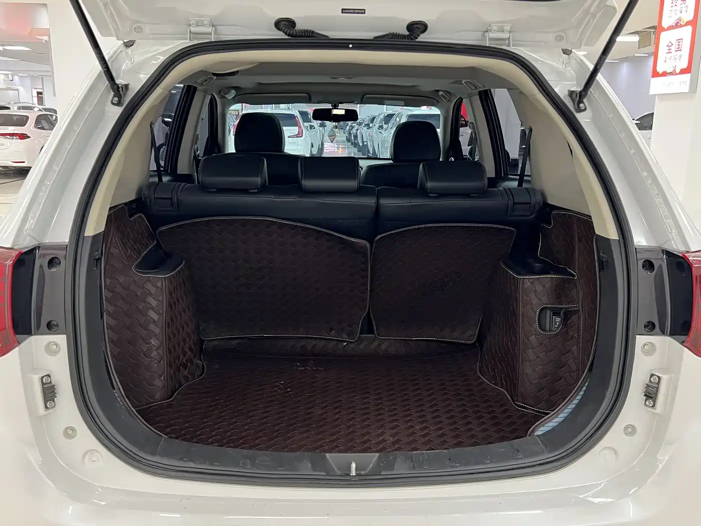 Mitsubishi Outlander 2020 2.0L 2WD Premium 5-seater фото 18