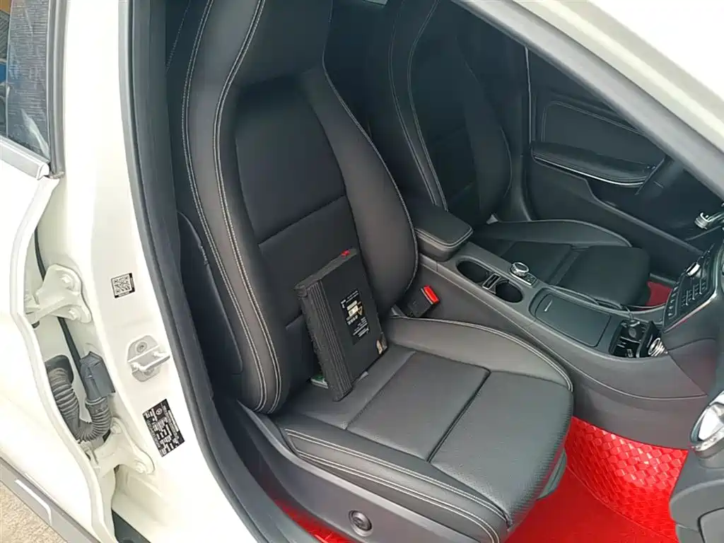 Mercedes-Benz GLA 2016 GLA 220 4MATIC Luxury фото 25
