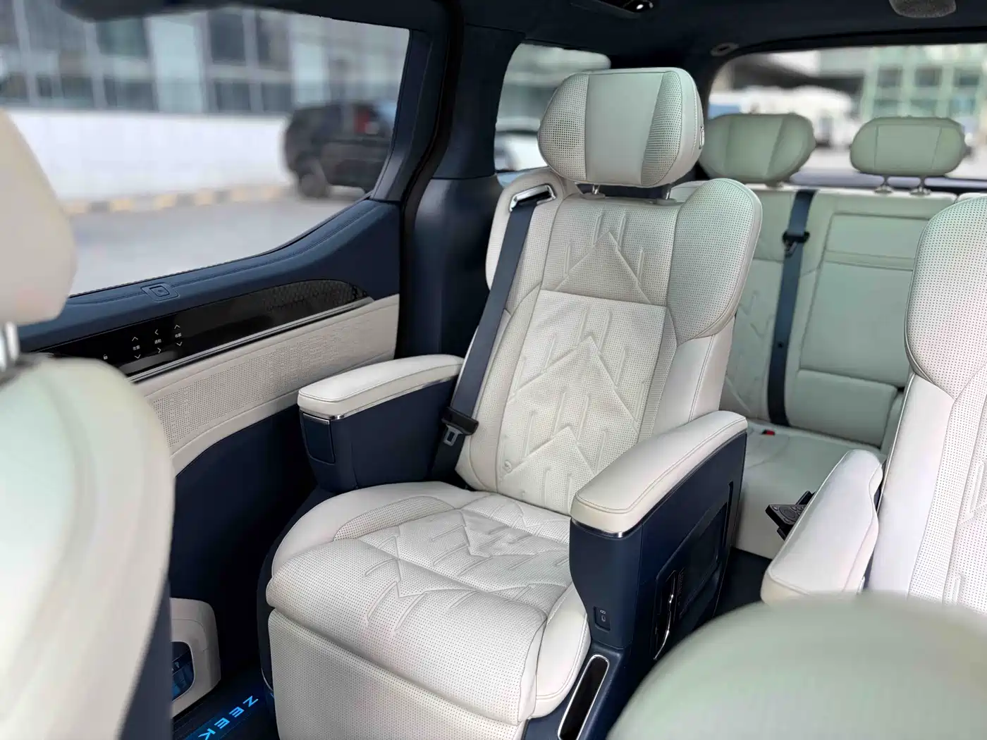 ZEEKR EXTREME KRYPTON 009