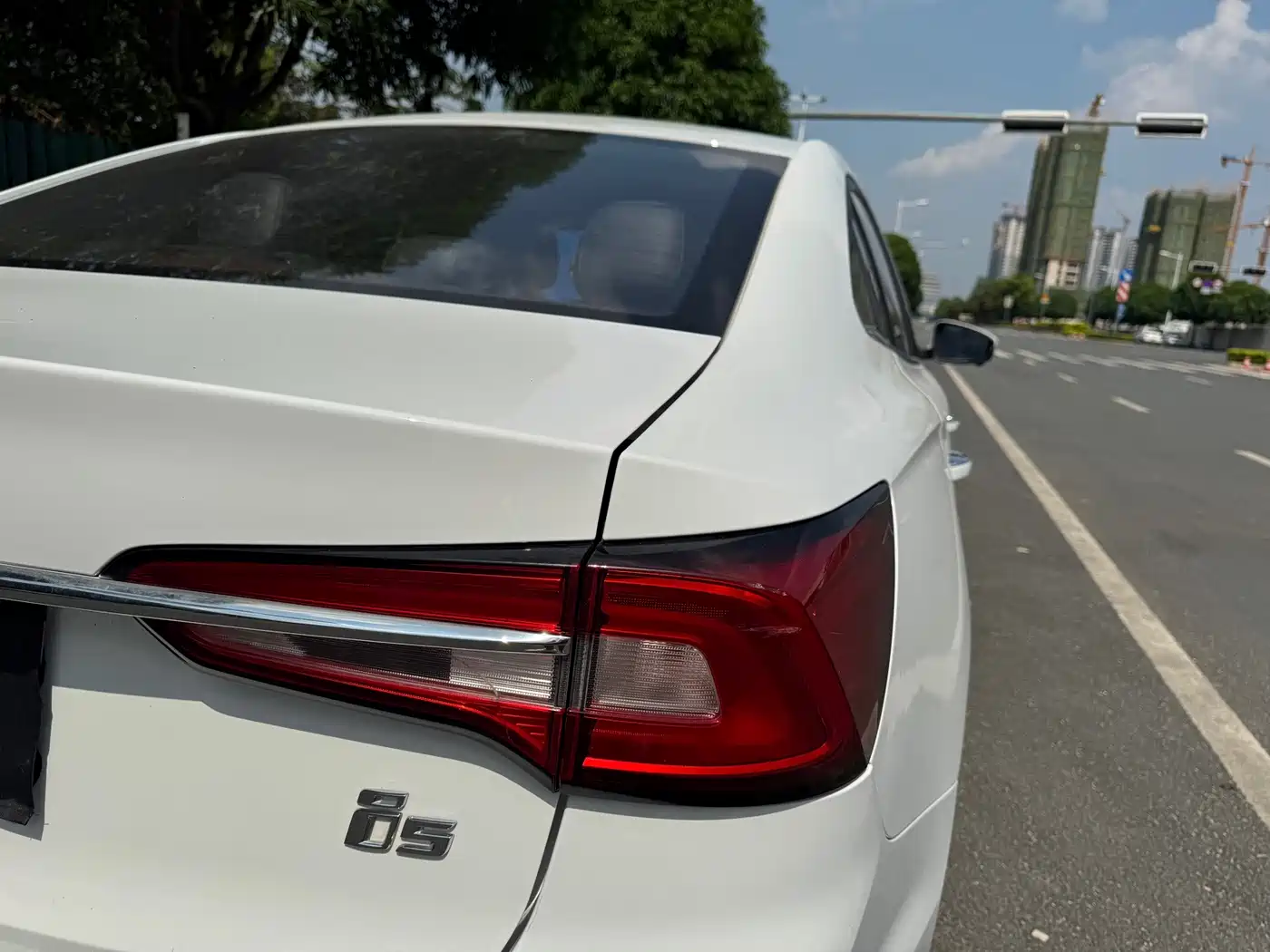 Roewe i5 2019 2020 1.5L Automatic 4G Connected Premium Flagship Edition