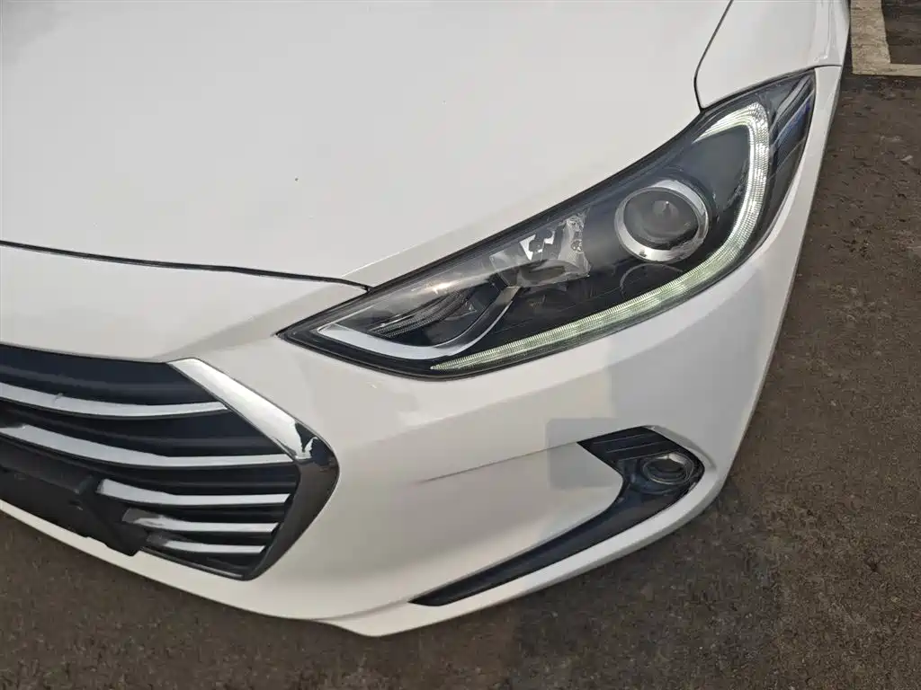 Hyundai Elantra 2016 1.6L Auto Smart·Youth Edition фото 18