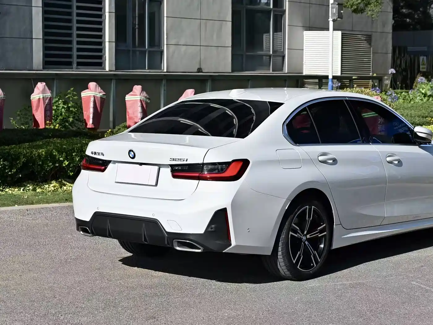 BMW 3 Series 2023 325i M Sport Package фото 22