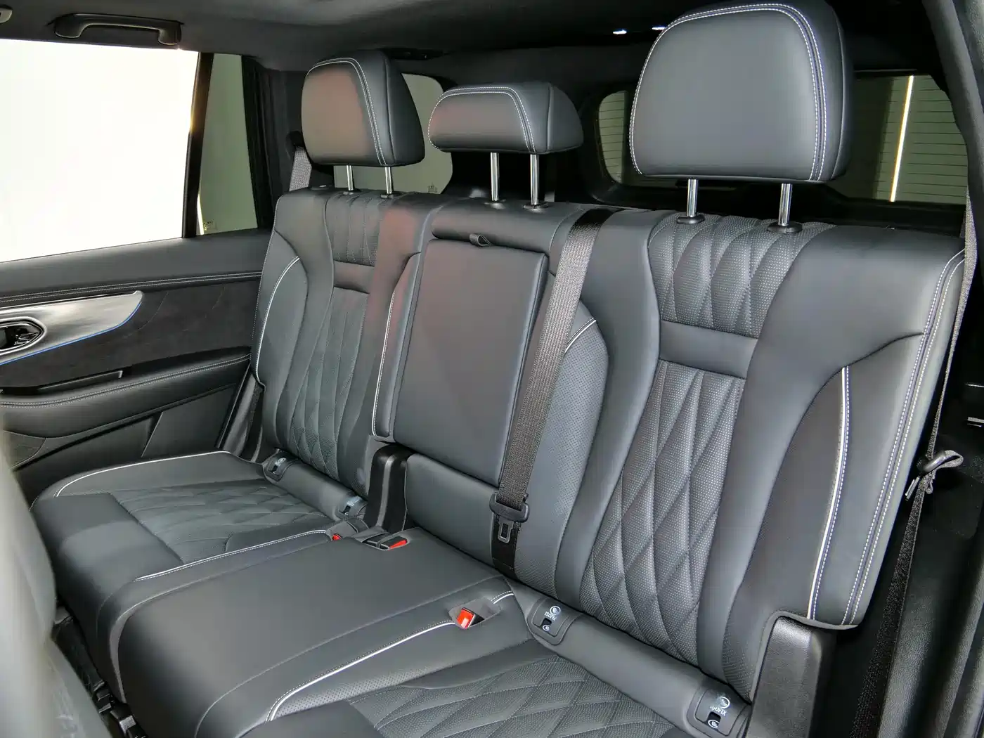 GAC Trumpchi Trumpchi GS8 2022 Dual Engine Series 2.0TM 2WD Premium Edition (7-Seater) фото 7