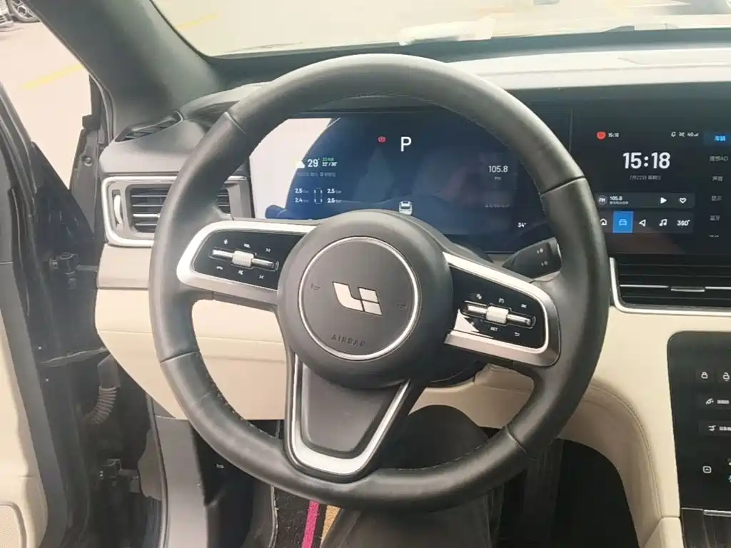 Photo 11 - Li Auto Li ONE