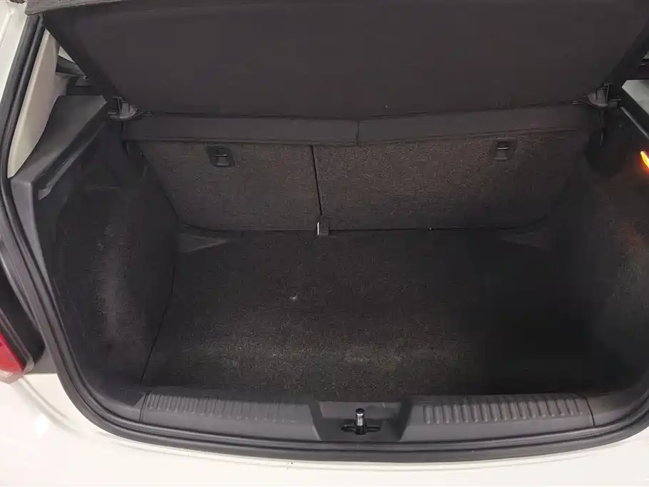 Volkswagen Polo 2016 1.6L Automatic Comfort фото 4