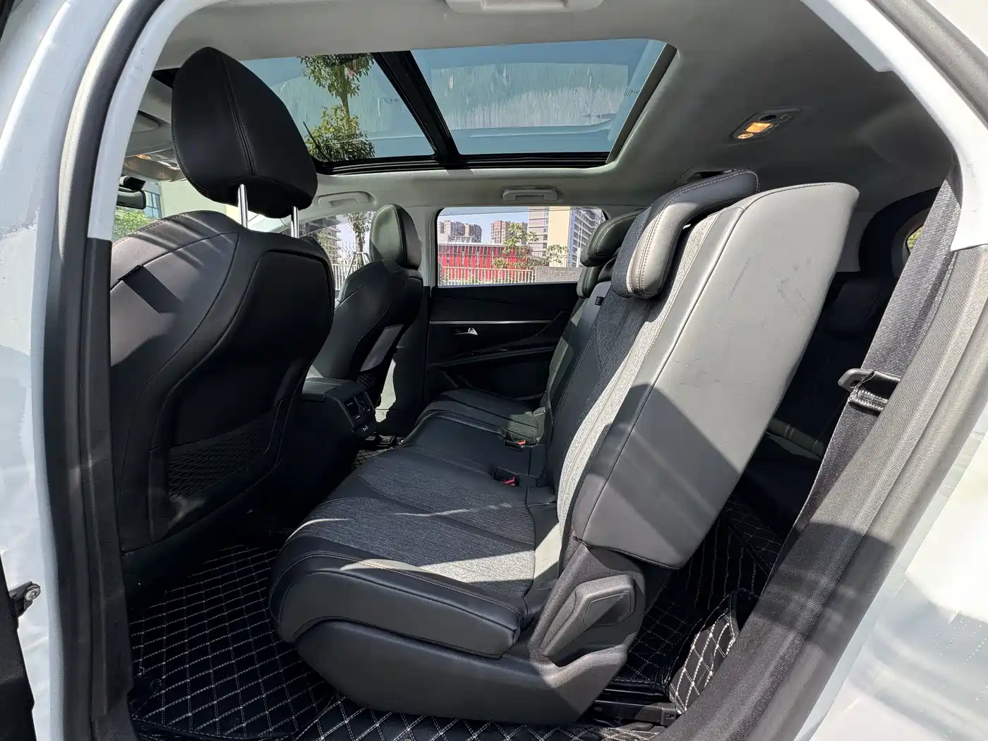 Peugeot 5008 2017 380THP 7-seat Elite Edition фото 10