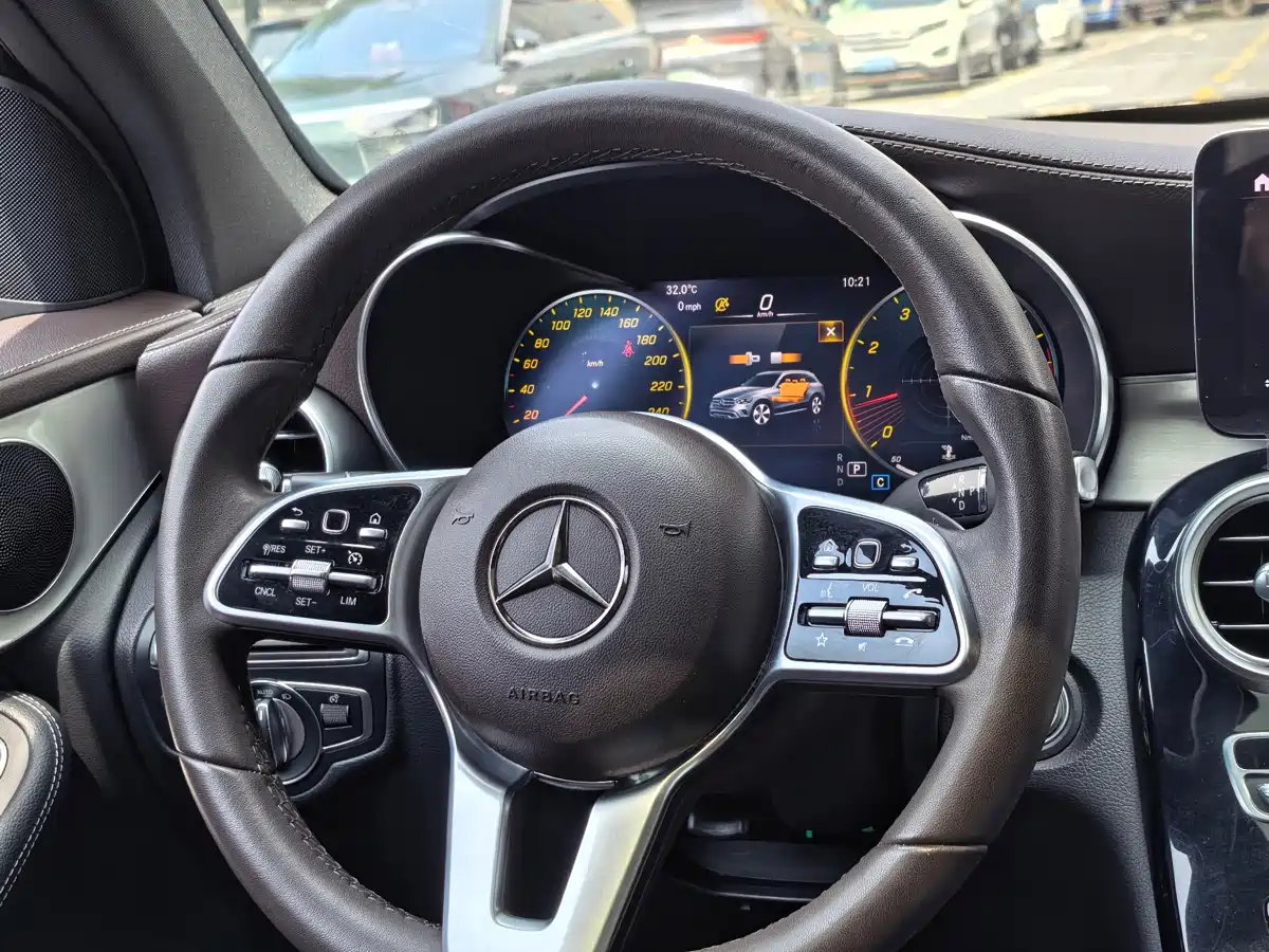 Mercedes-Benz GLC 2021 GLC 260 L 4MATIC Sporty фото 14