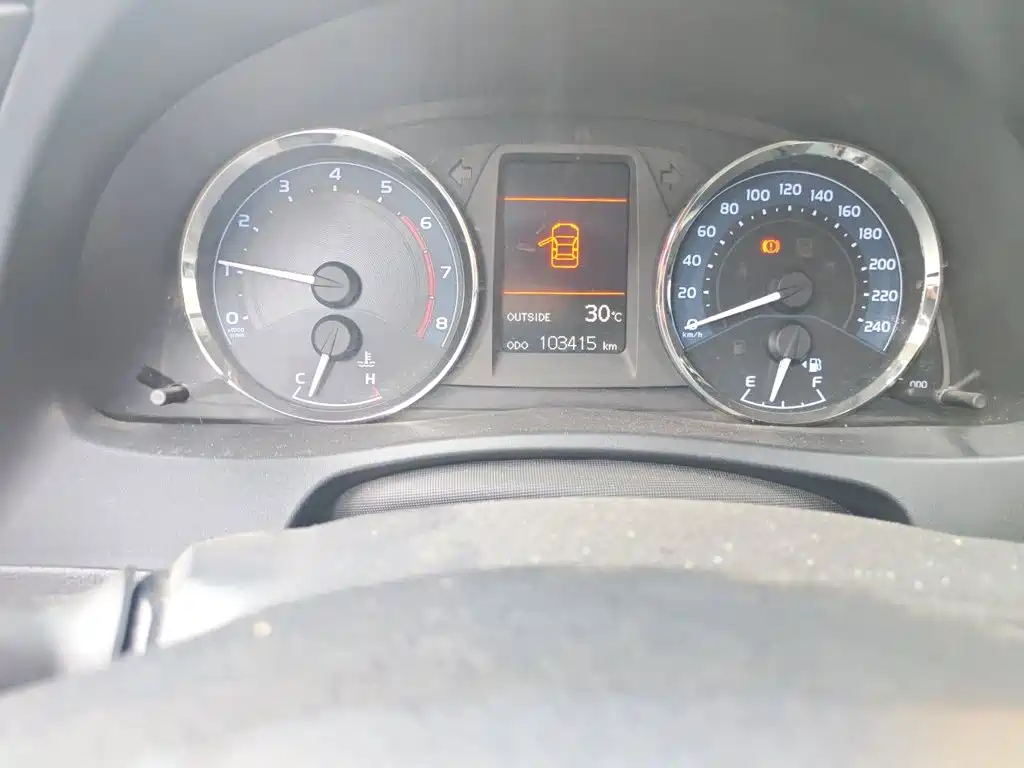 Фото 8 - Toyota Corolla