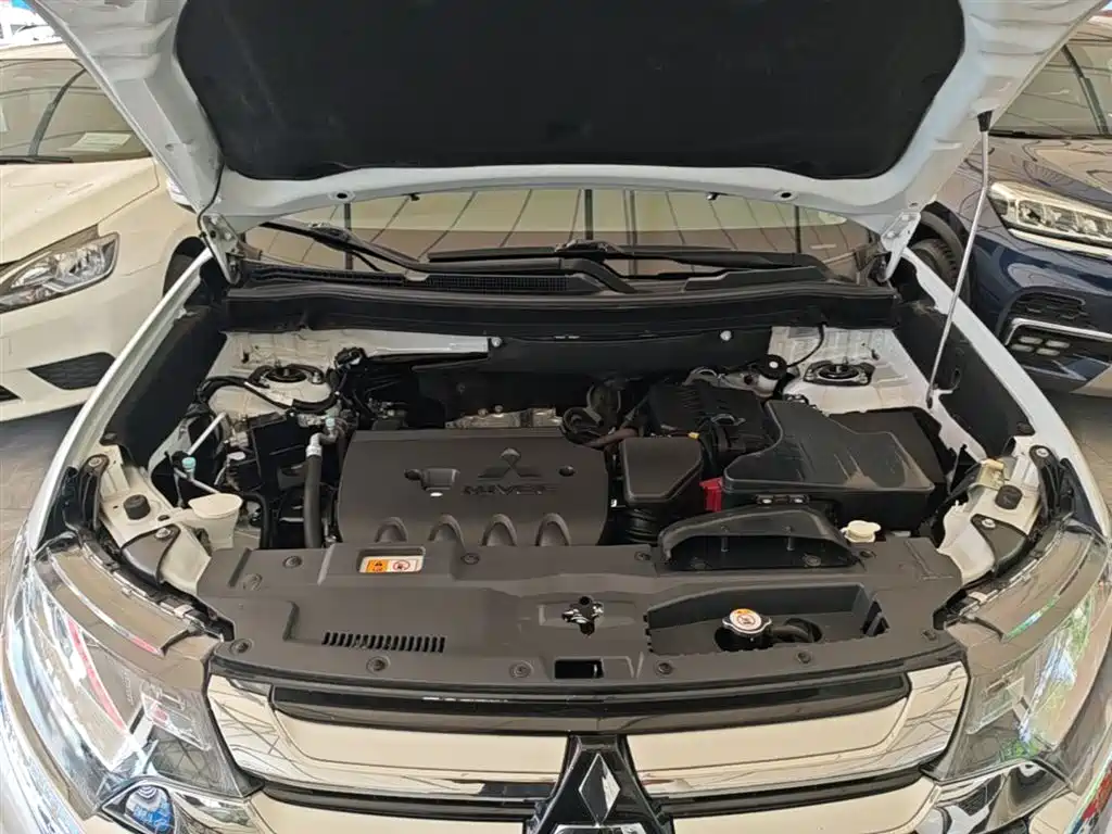 Mitsubishi Outlander 2018 2.4L 4WD Elite Edition 5-seater фото 20