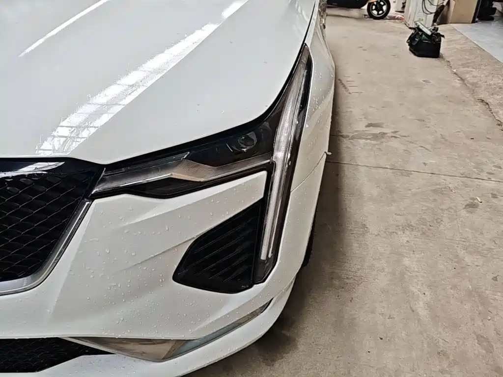 Фото 24 - Cadillac CT4