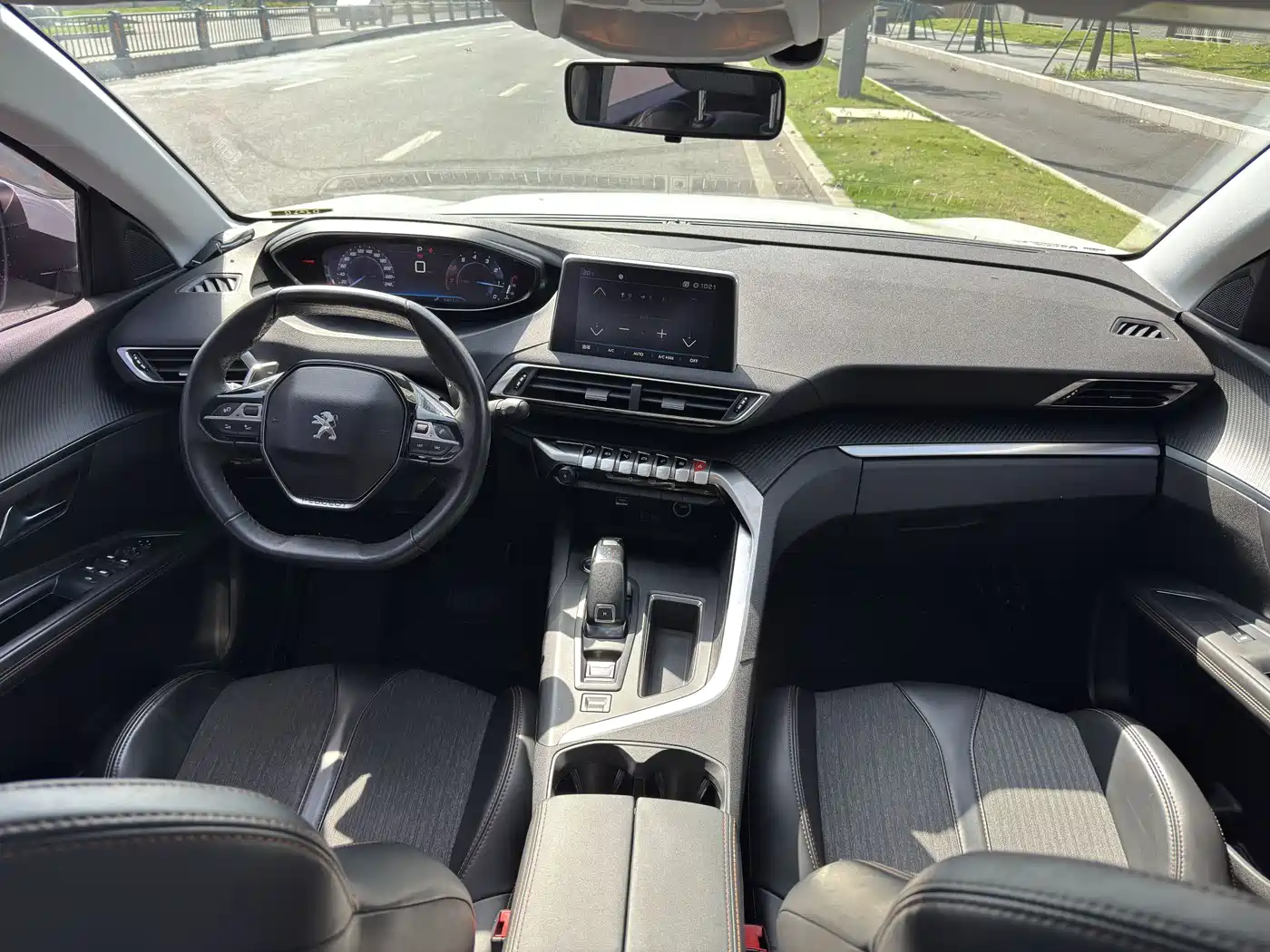 Peugeot 5008 2017 380THP 7-seat Elite Edition фото 6