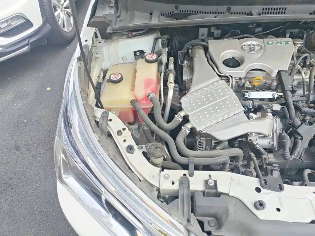 Фото 20 - Toyota Corolla