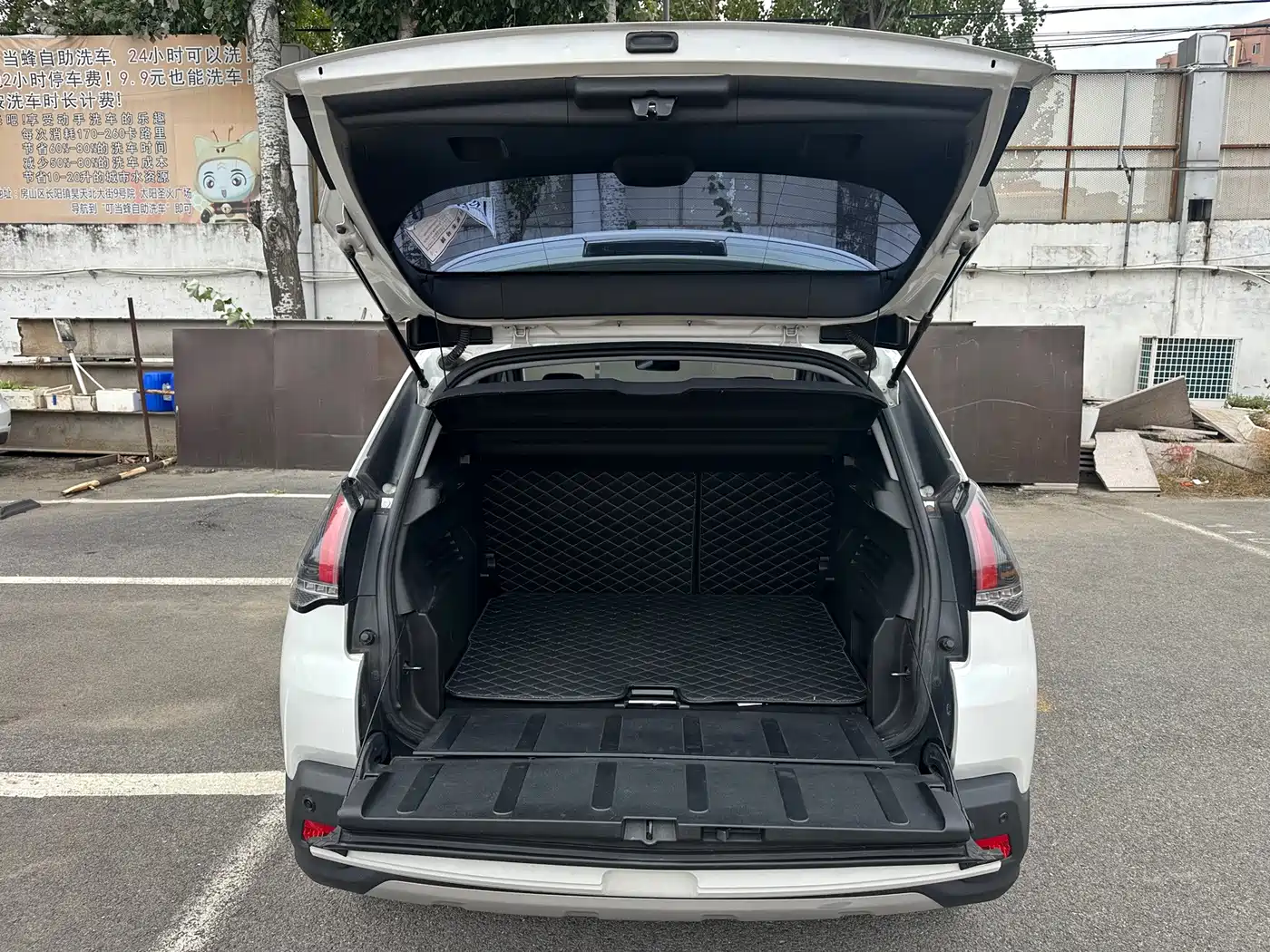 Peugeot 3008 2017 2016 1.6THP Automatic Standard Edition