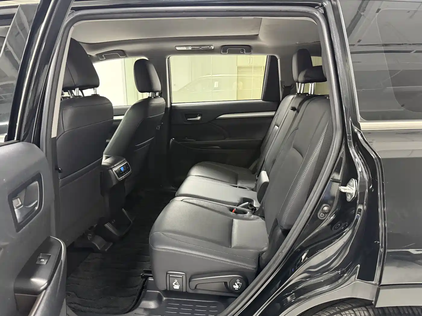 Toyota Highlander 2018 2.0T 4WD Luxury 7-seater China VI фото 14