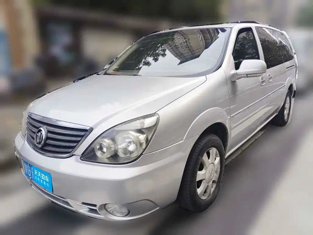 Photo 1 - Buick GL8