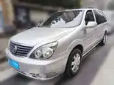 Photo 1 - Buick GL8