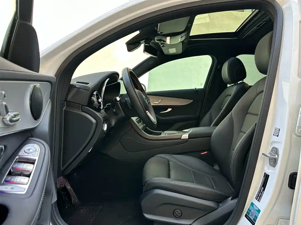 Mercedes-Benz GLC Coupe 2020 GLC 260 4MATIC Coupe SUV фото 9