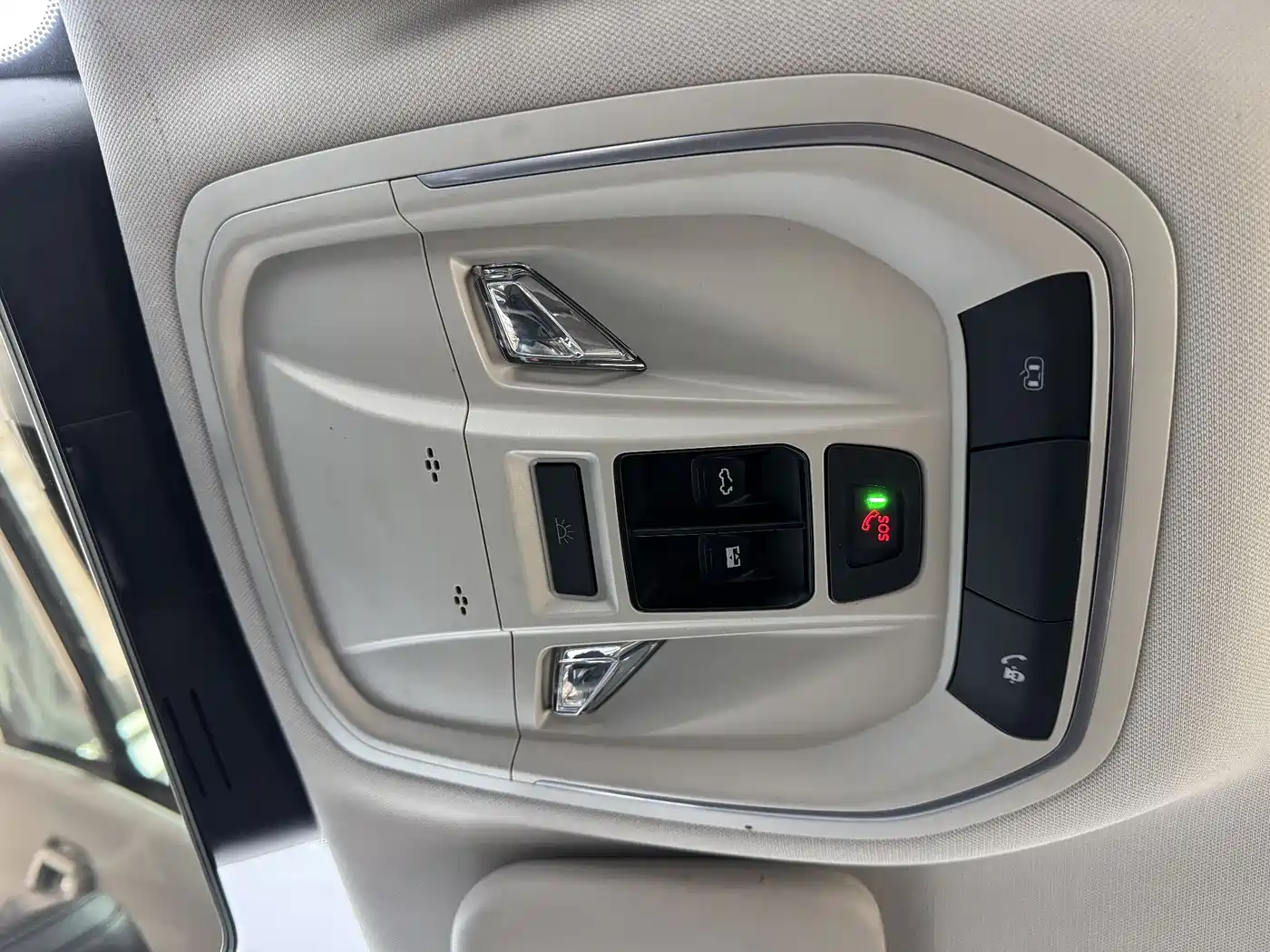 Haval Xiaolong MAX 2023 1.5L Hi4 105 4WD Pilot Edition фото 17