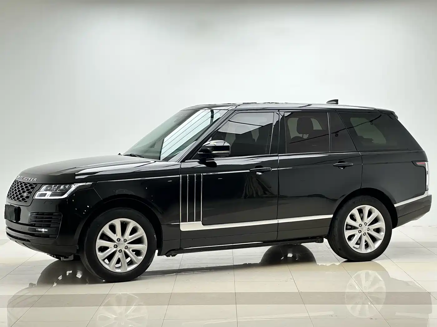 Фото 1 - Land Rover Range Rover