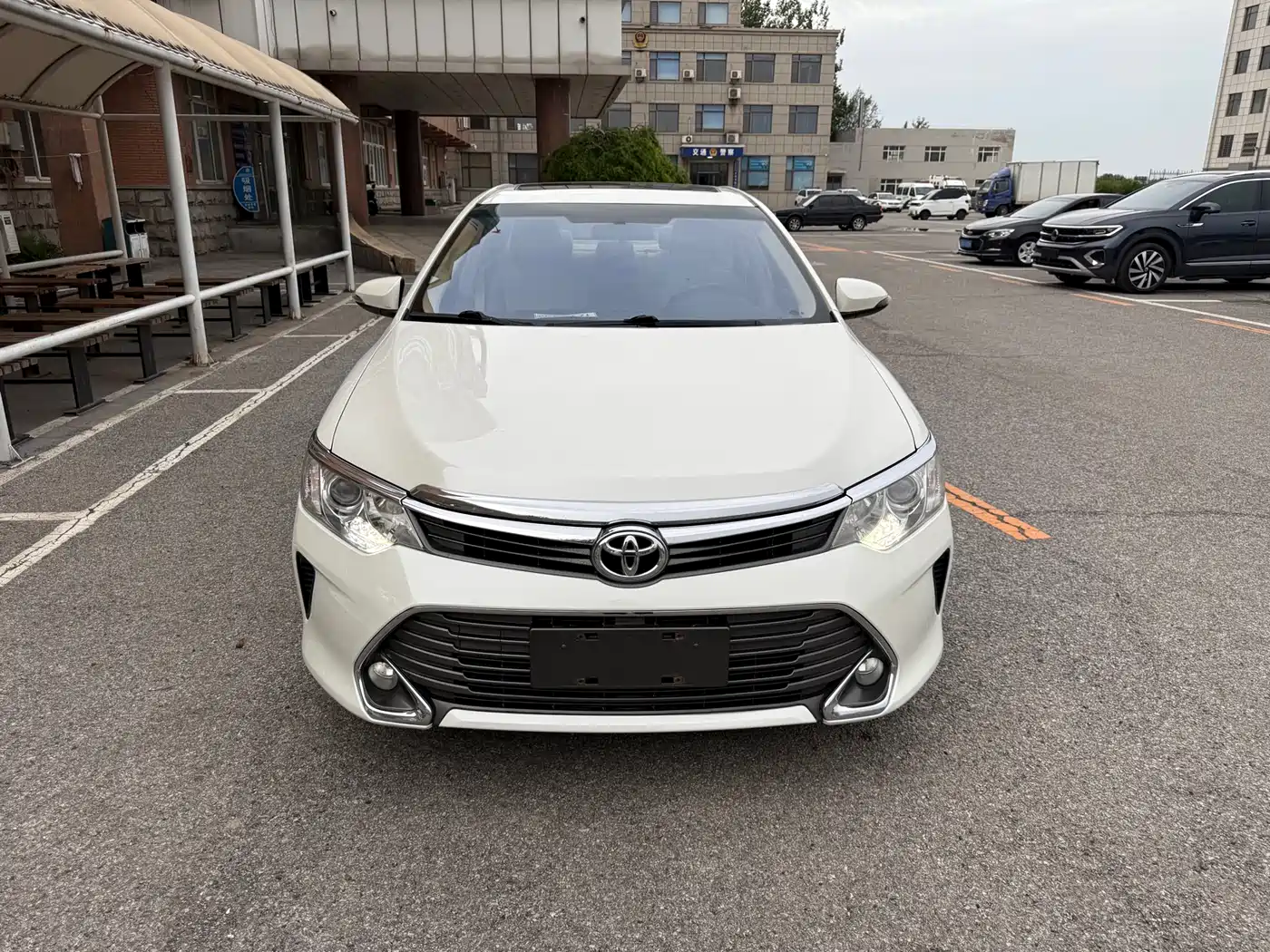 Toyota Camry 2015 2.0E Elite Edition фото 2