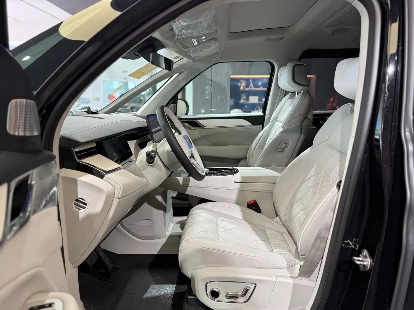 Volvo EM90 2026 2025 Ultra Six-Seater