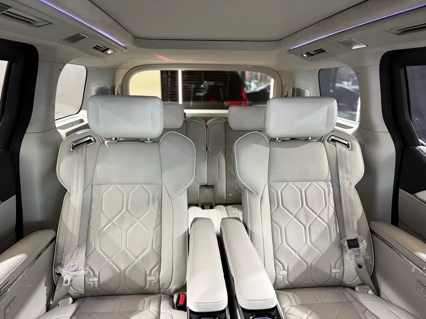 Volvo EM90 2026 2025 Ultra Six-Seater