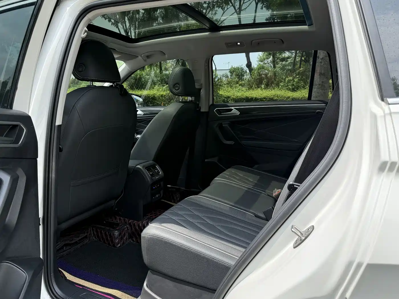 Volkswagen Tiguan L 2023 330TSI Auto 2WD Smart Edition фото 8