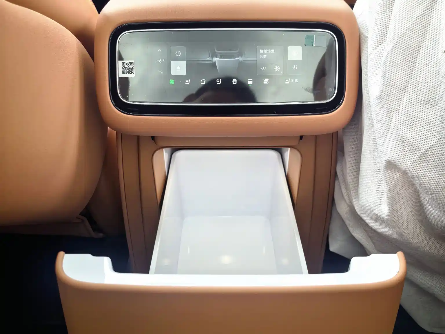 صورة 14 - Leapmotor D Series