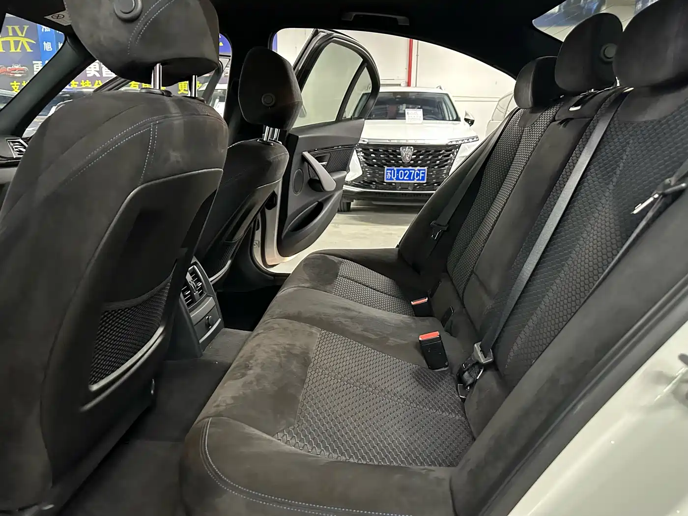 BMW 3 Series 2017 320i M Sport фото 10