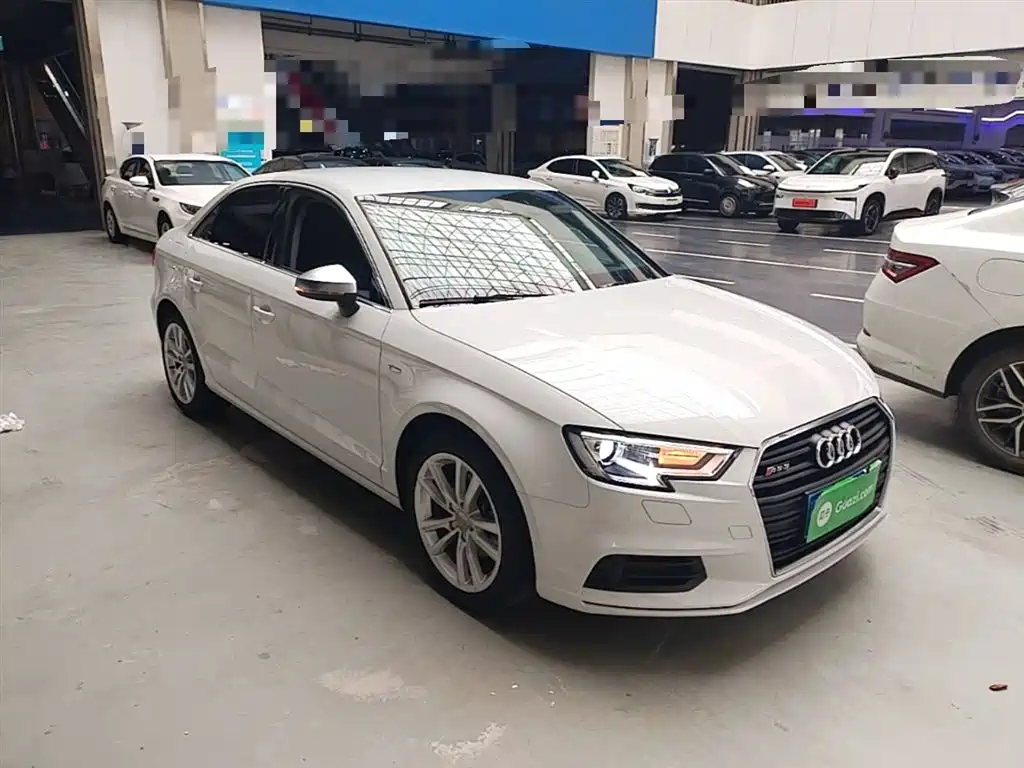 Audi A3 2018 30th Anniversary Limousine 35 TFSI Progressive фото 4