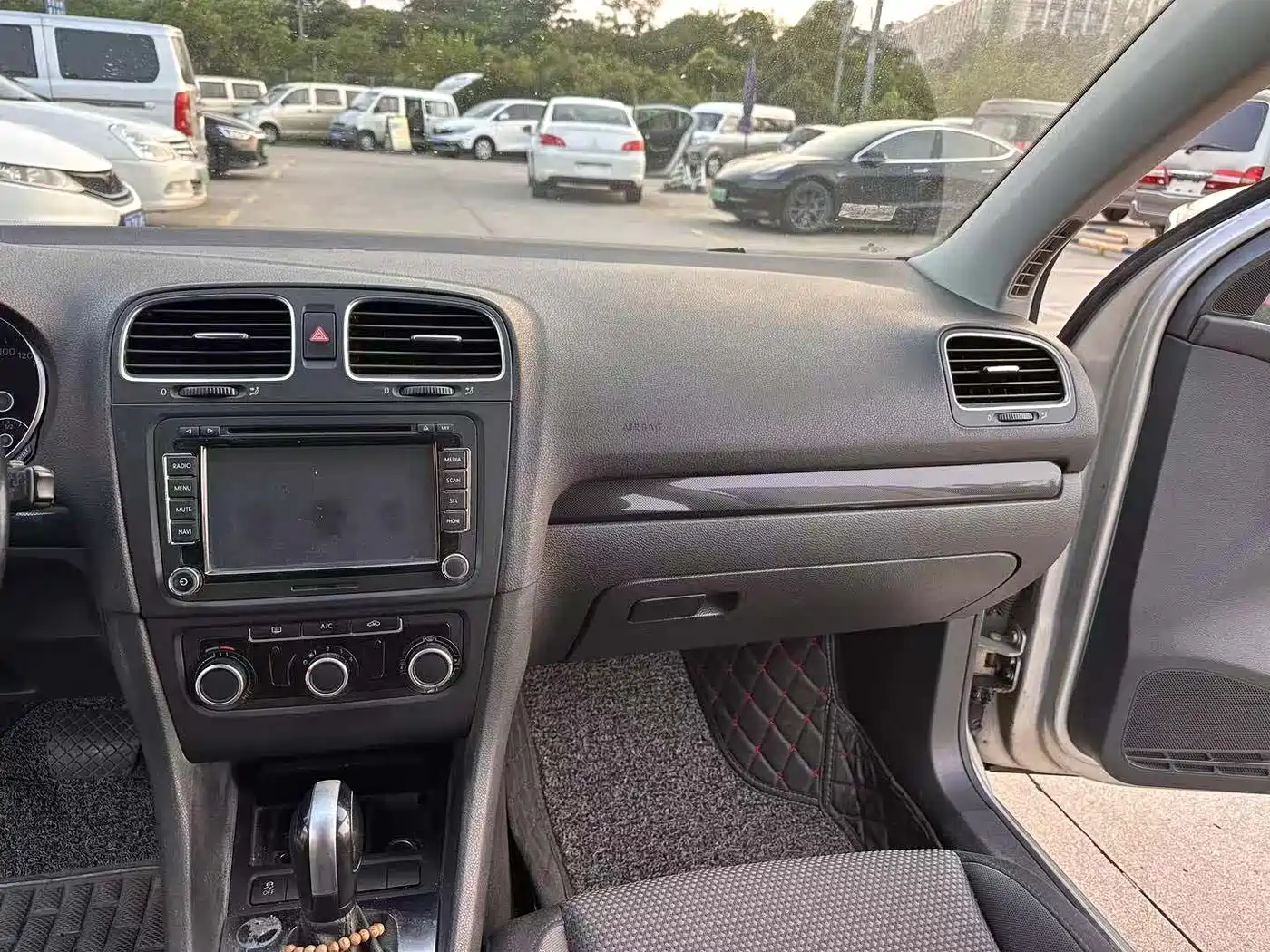 Volkswagen Golf 2012 1.6 Automatic Comfort Type фото 8
