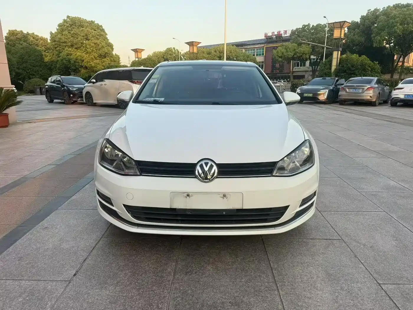 Volkswagen Golf 2016 1.6L Automatic Comfort фото 2