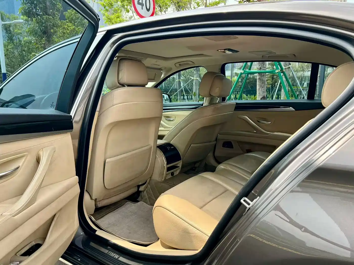 BMW 5 Series 2013 525Li Leadership фото 7