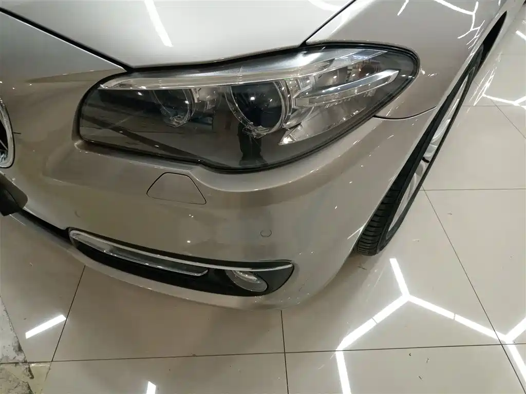 BMW 5 Series 2014 525Li Luxury Design Package фото 18