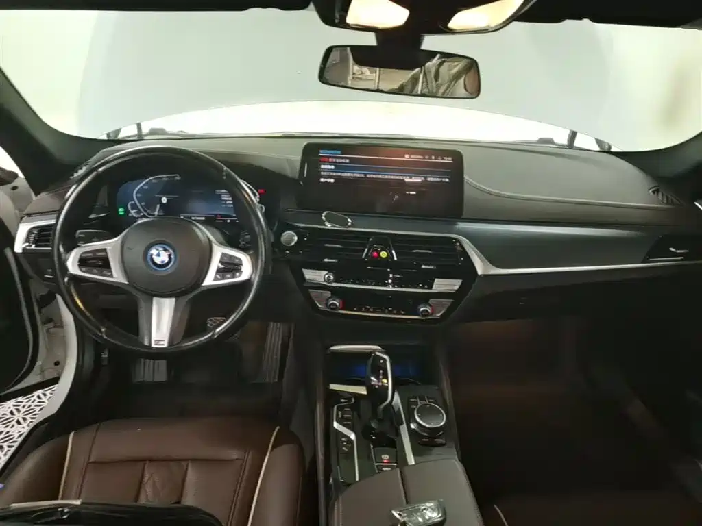 BMW 5 Series New Energy 2022 Facelift 535Le M Sport Package фото 10