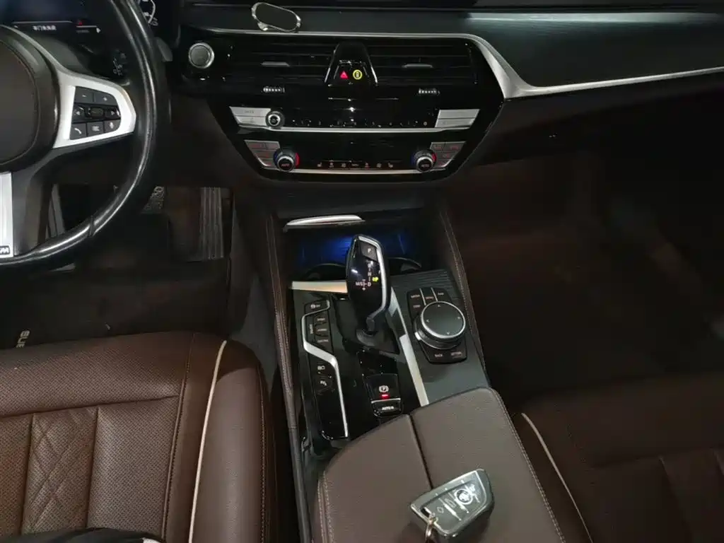 BMW 5 Series New Energy 2022 Facelift 535Le M Sport Package фото 14