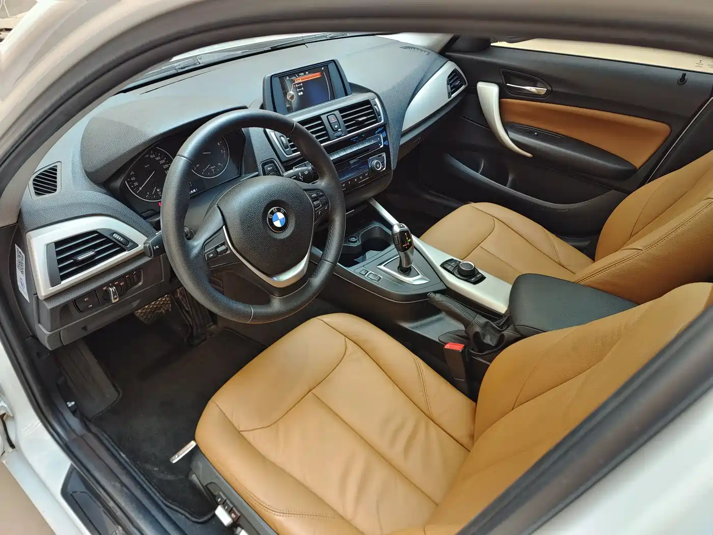 BMW 1 Series (Import) 2016 120i Leading Model фото 8
