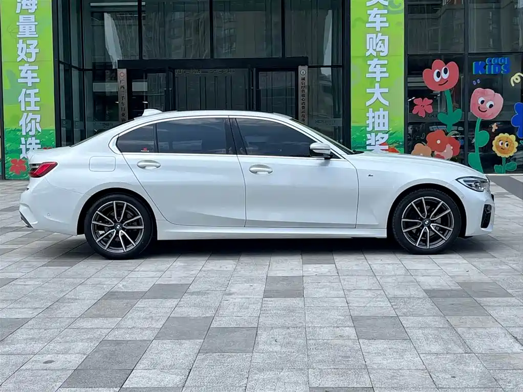 BMW 3 Series 2021 325Li M Sport Package фото 4