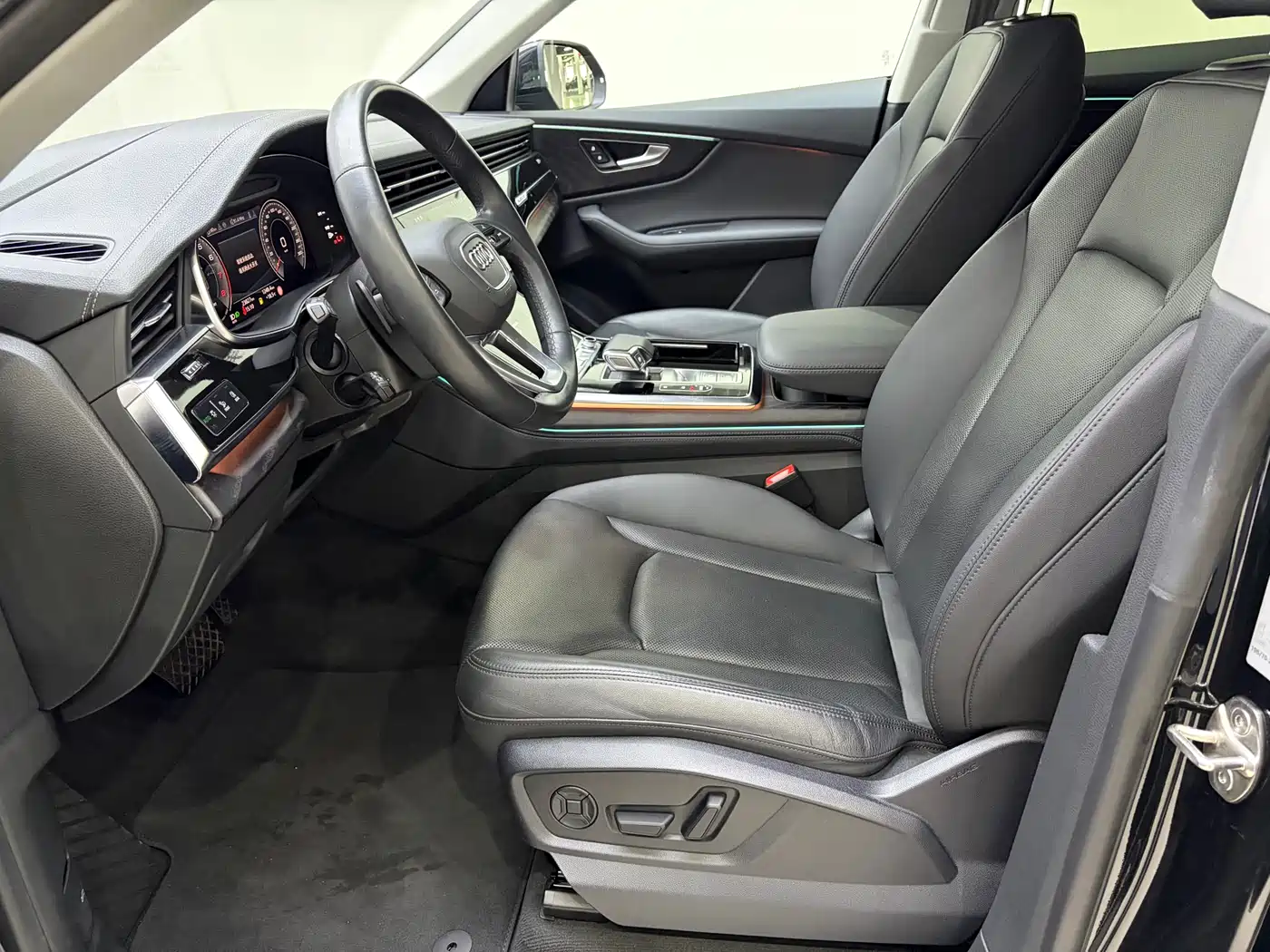 Audi Q8 2023 55 TFSI Luxury Sport фото 15