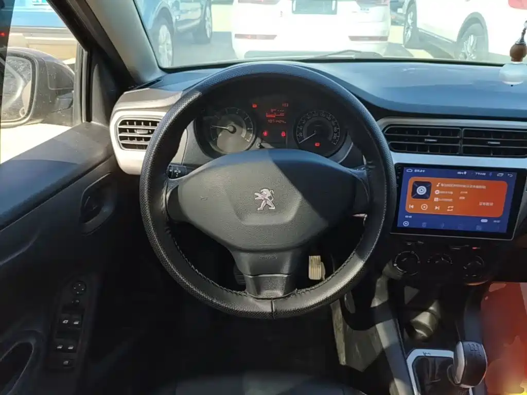 Photo 11 - Peugeot 301