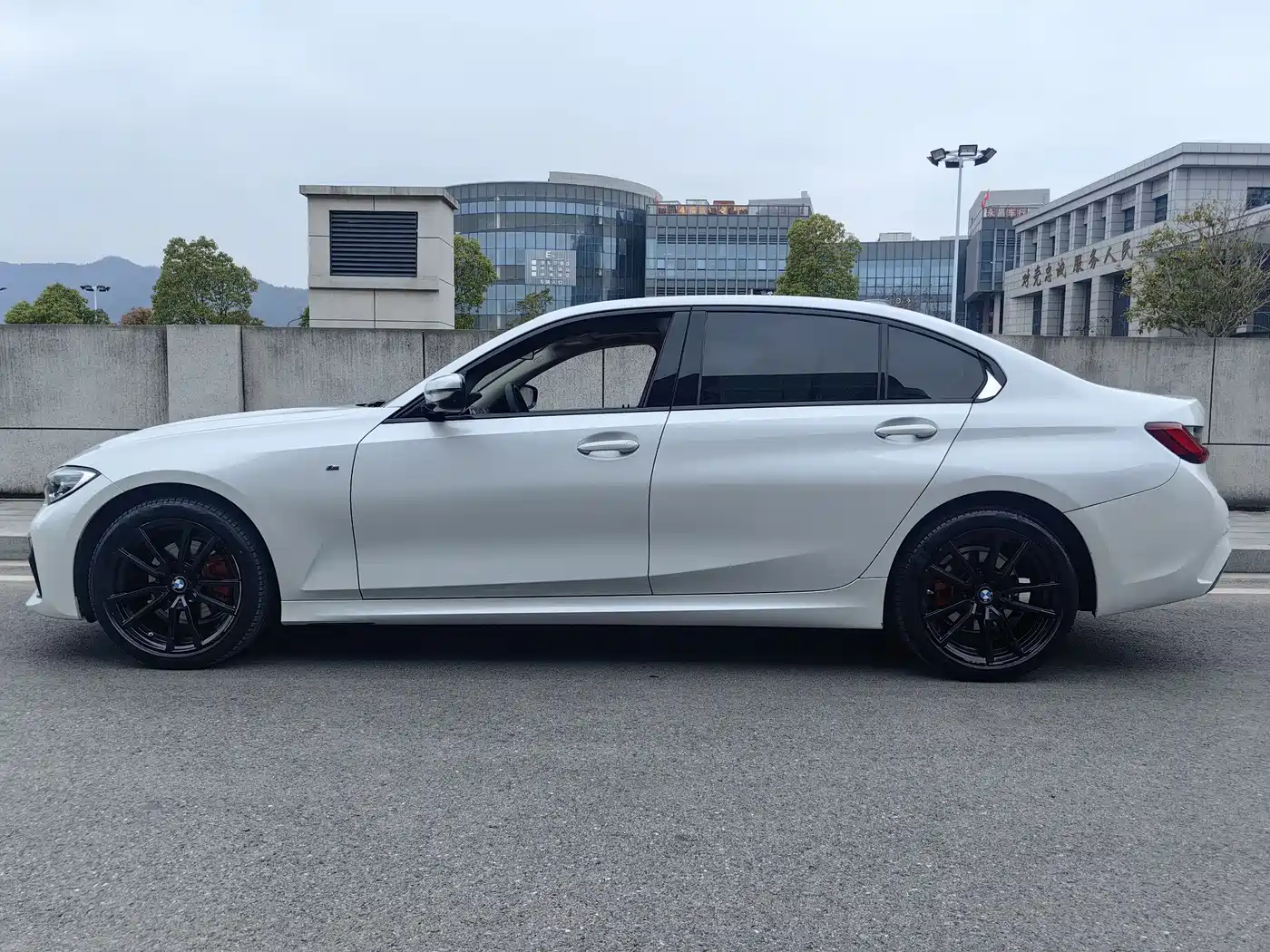 BMW 3 Series 2022 325Li M Sport Package фото 5