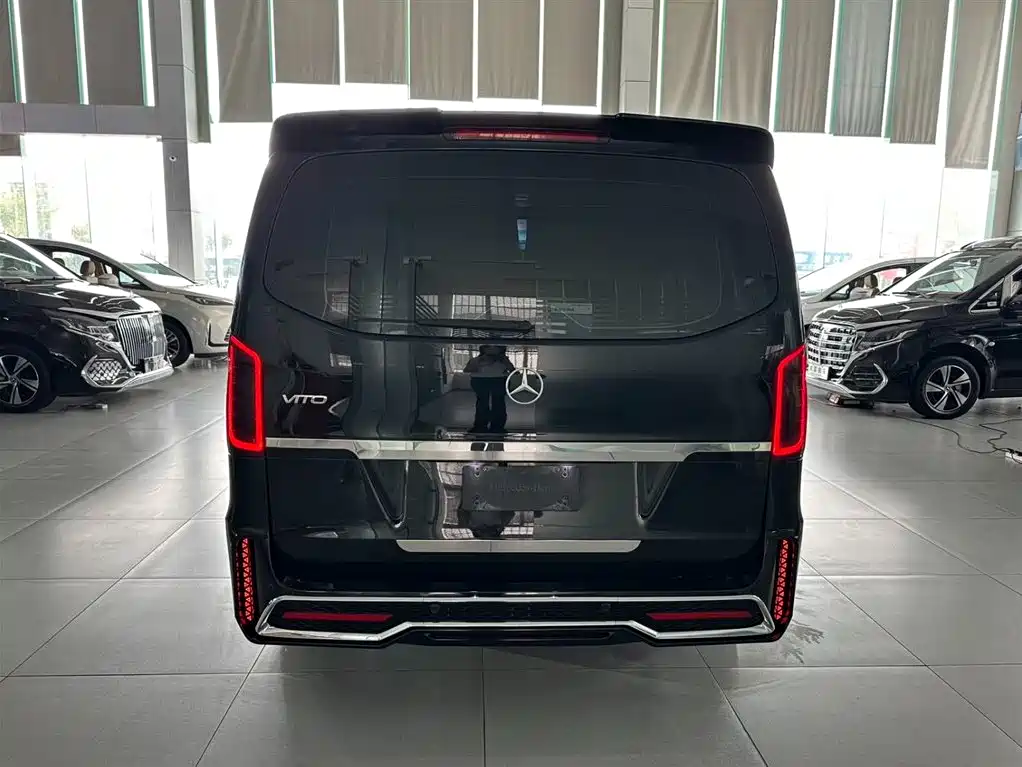 Mercedes-Benz Vito 2023 2.0T Business 7-Seater фото 26