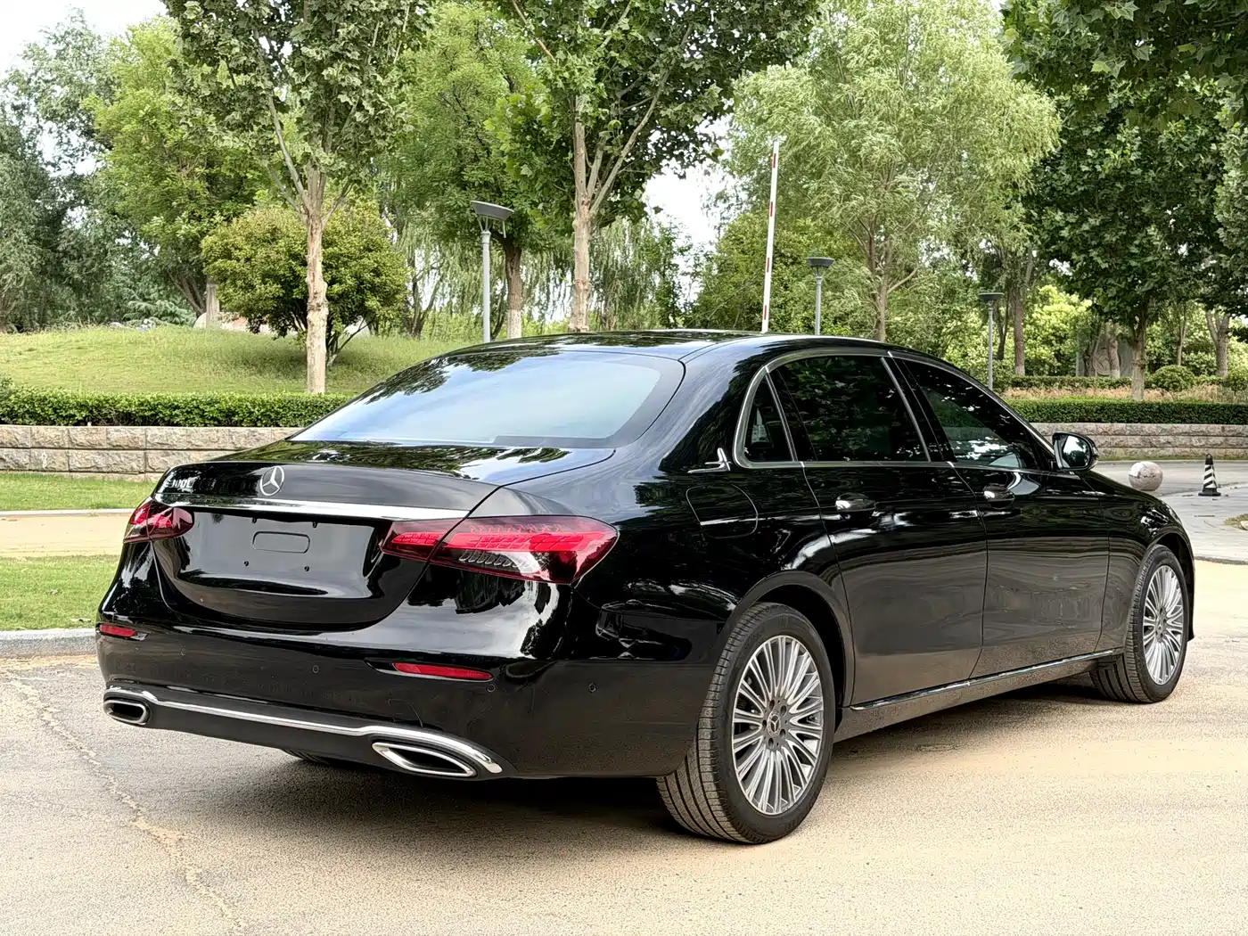 Mercedes-Benz E-Class 2021 E 300 L Premium фото 9