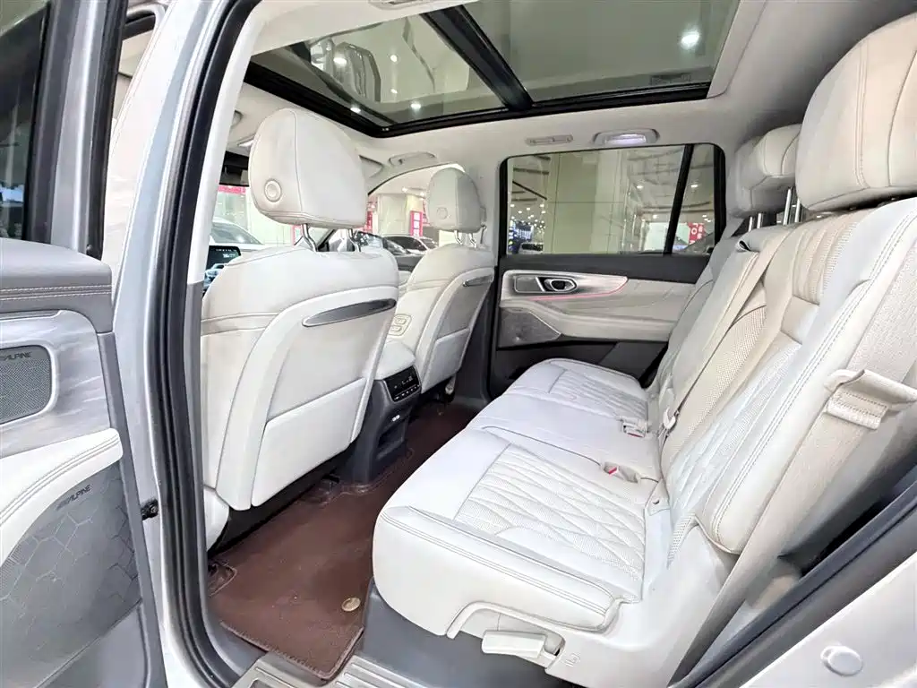 GAC Trumpchi Trumpchi GS8 2022 Pilot Series 2.0TGDI 2WD Premium Edition (7-Seater) фото 6