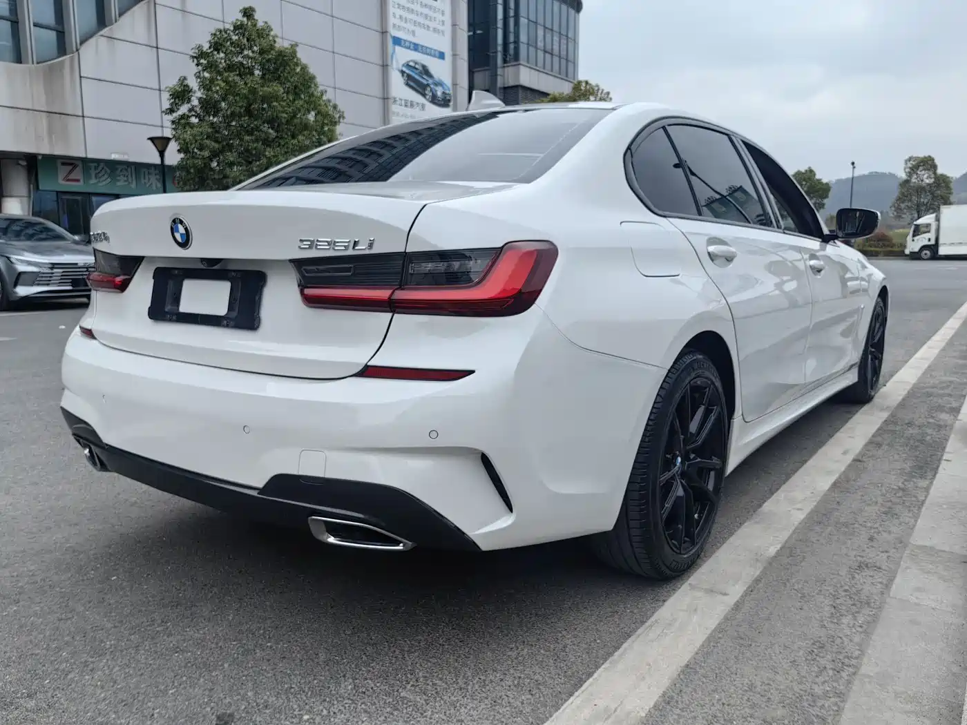 BMW 3 Series 2022 325Li M Sport Package фото 8