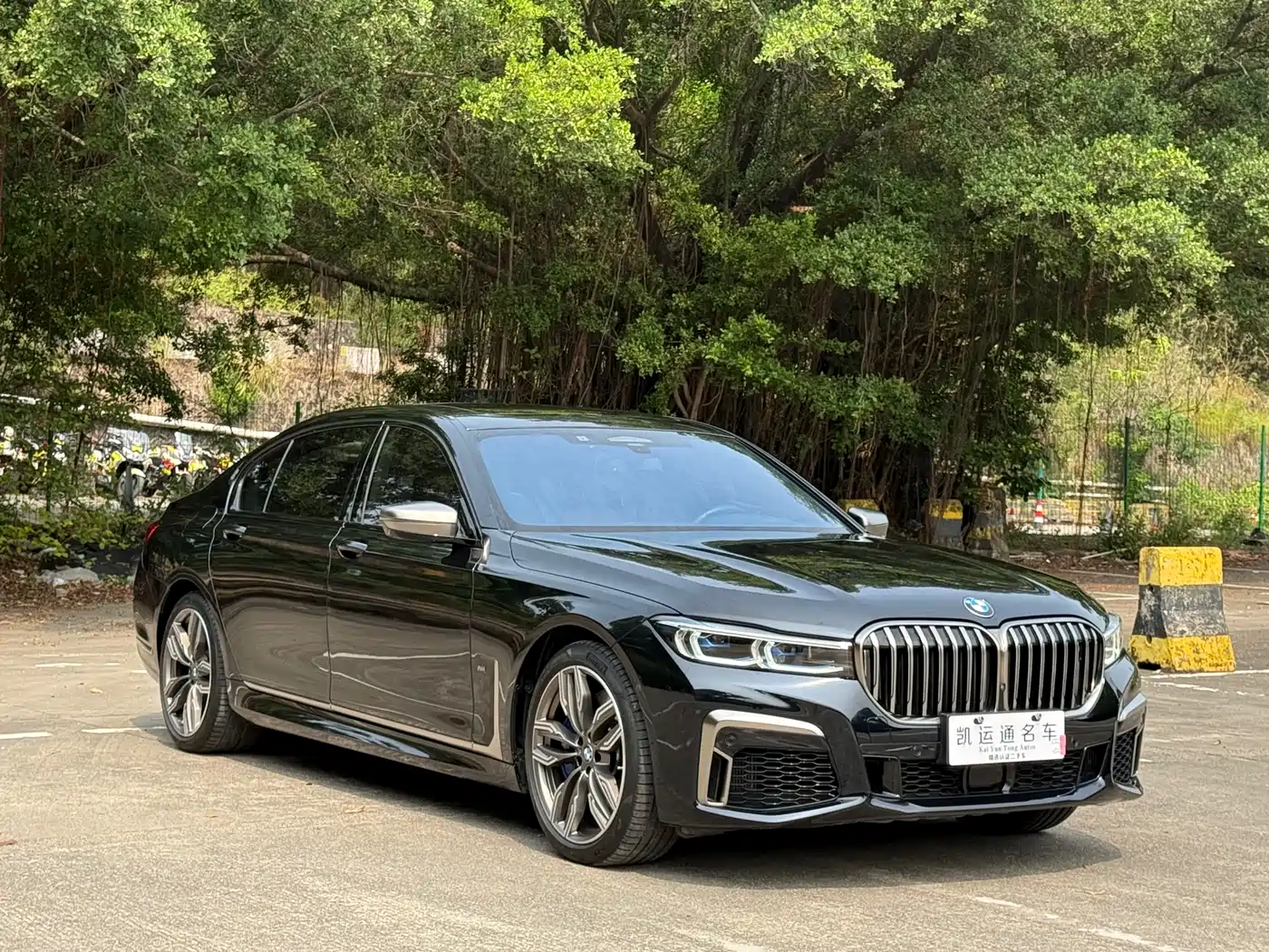 BMW 7 Series 2019 M760Li xDrive V12 Sport Package фото 3