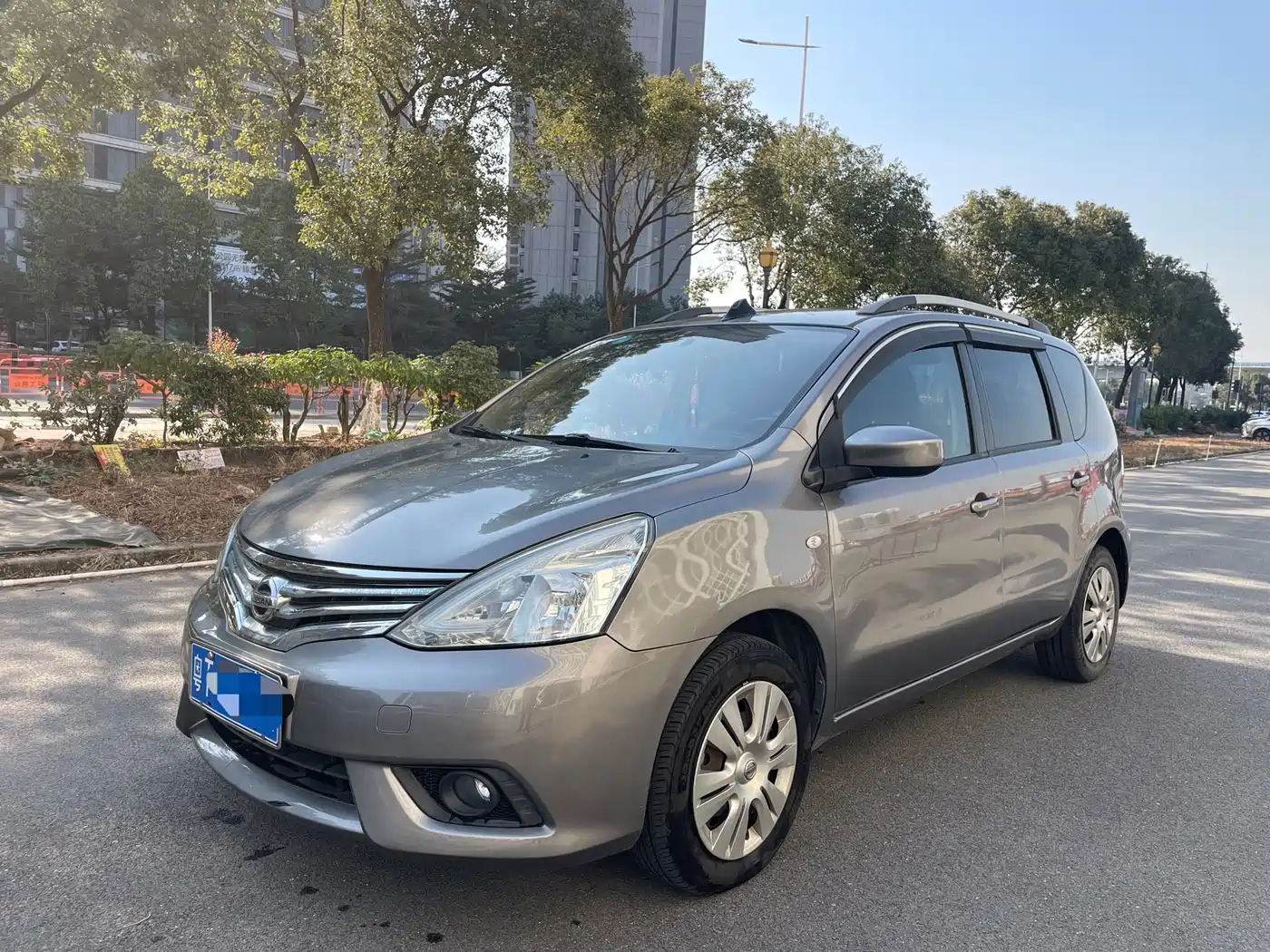 Nissan Livina 2015 2013 1.6XE CVT Comfort