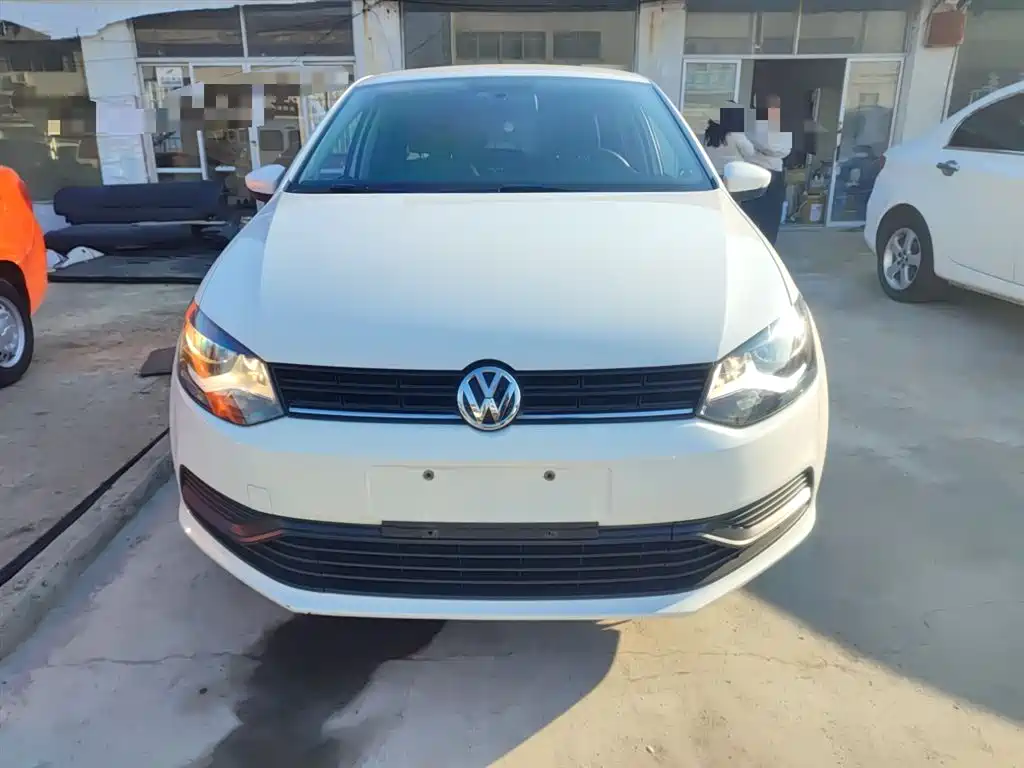 Volkswagen Polo 2016 1.4L Automatic Trend фото 3