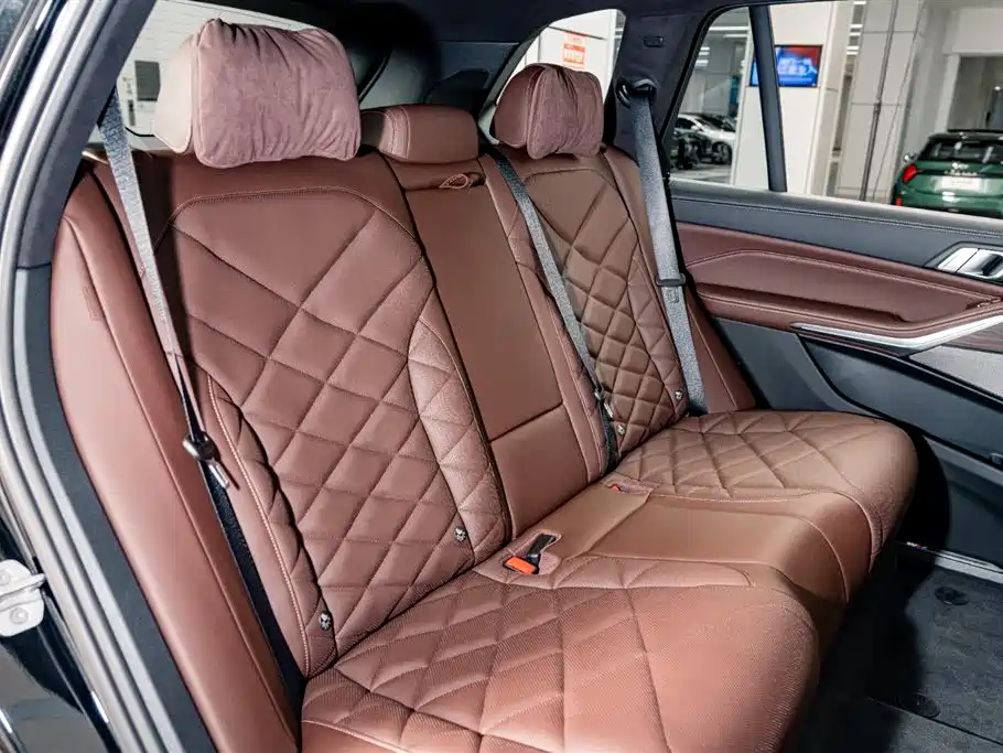 BMW X5 2025 Model xDrive 40Li Exclusive M Sport Blackout Package фото 25